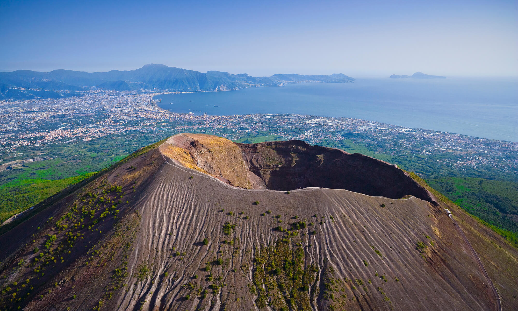 Le Vésuve, célèbre volcan endormi avec une vue imprenable sur la baie de Naples